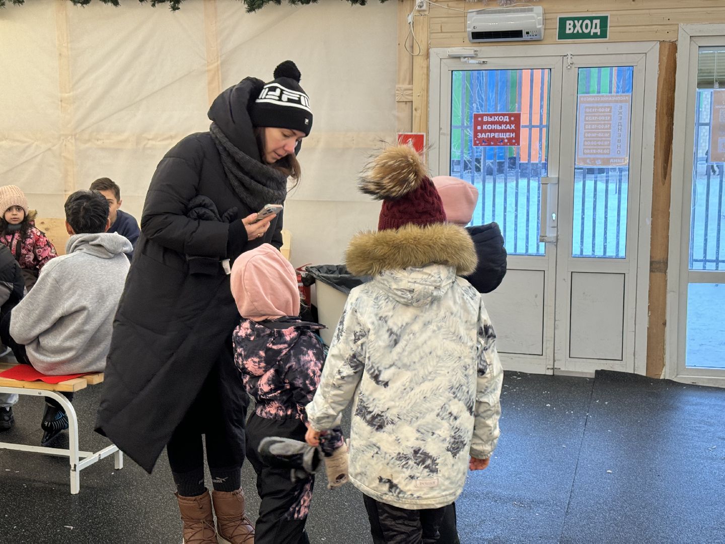 каток с искусственным льдом, каток в поселке мисайлово, Гала-шоу Ильи Авербуха, Фигурное катание,