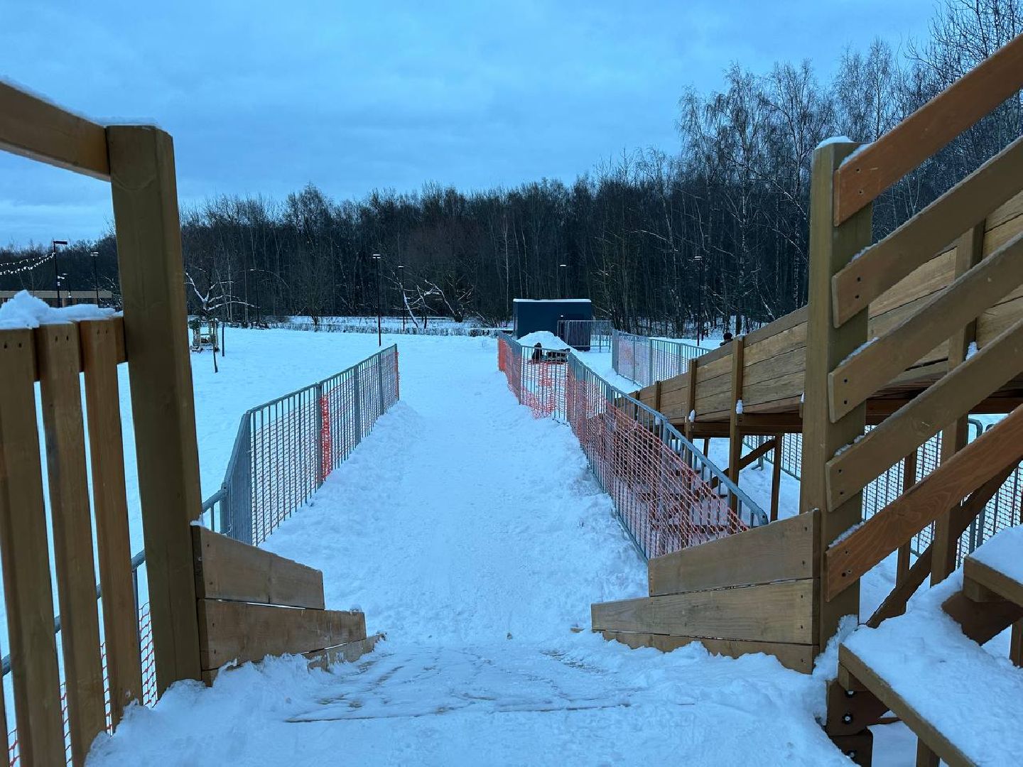 парки, тюбинговая горка, зима в подмосковье,