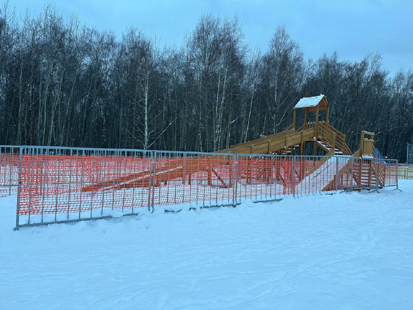 парки, тюбинговая горка, зима в подмосковье,