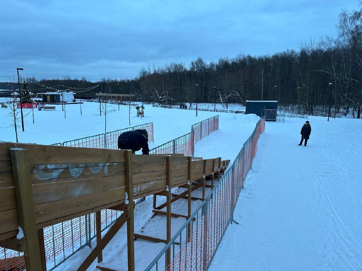 парки, тюбинговая горка, зима в подмосковье,