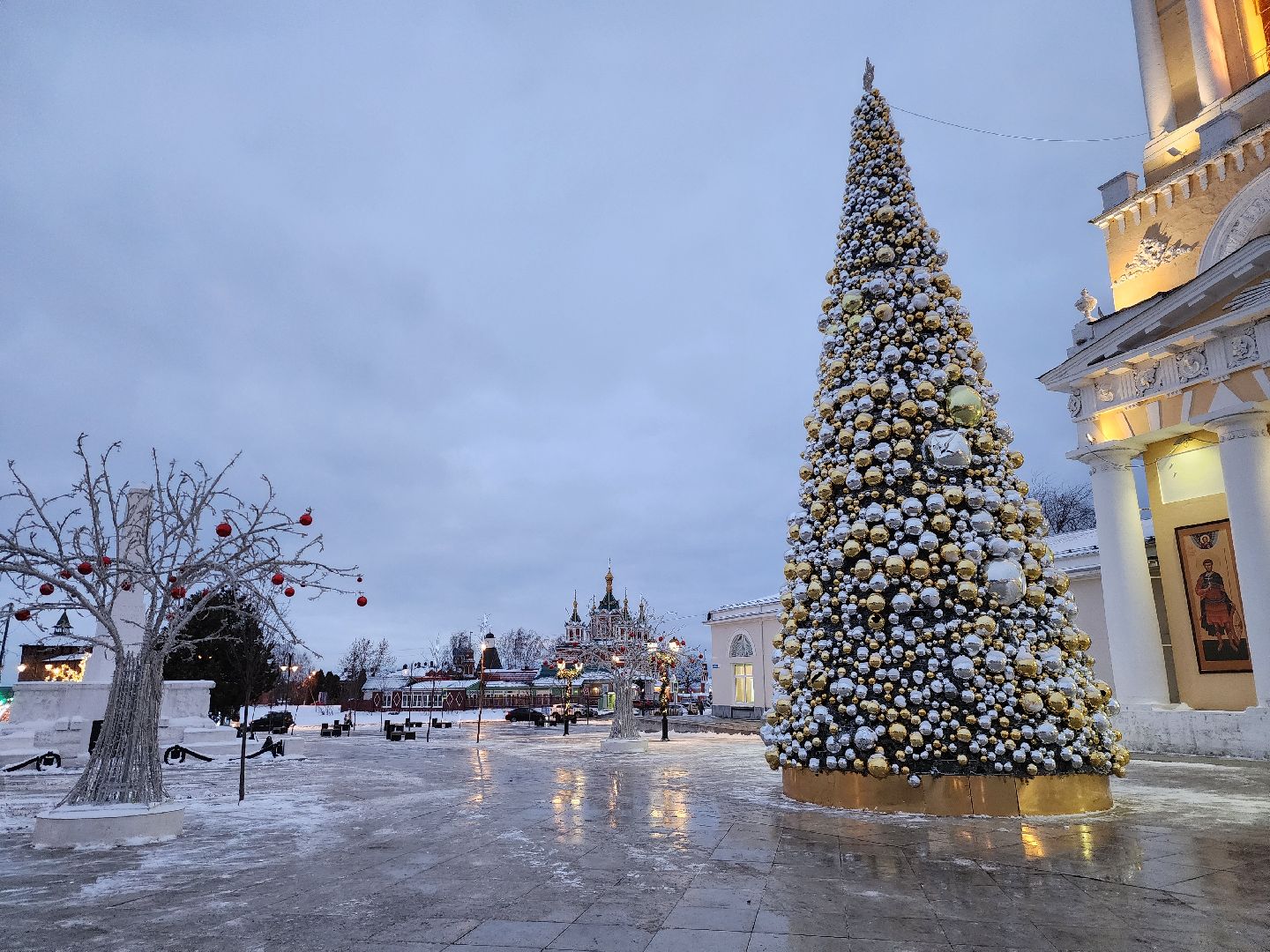 коломна, благоустройство, подготовка к новому году, новогоднее украшение, новогодняя елка, вертикалки,