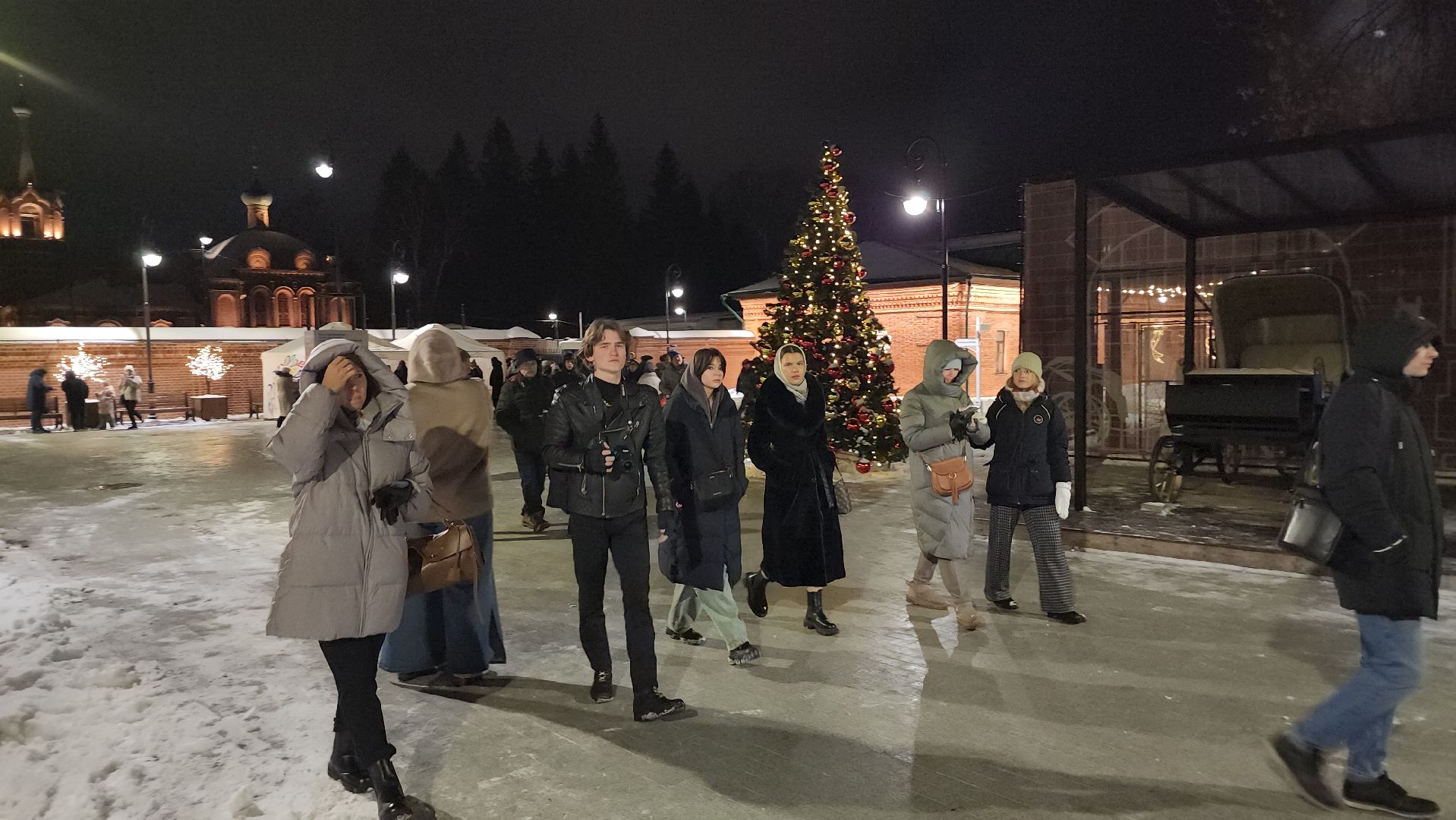 серпухов, сихм, серпуховский музей, Фабрика авангарда. Выкройка нового мира», фасад музея, проекция,