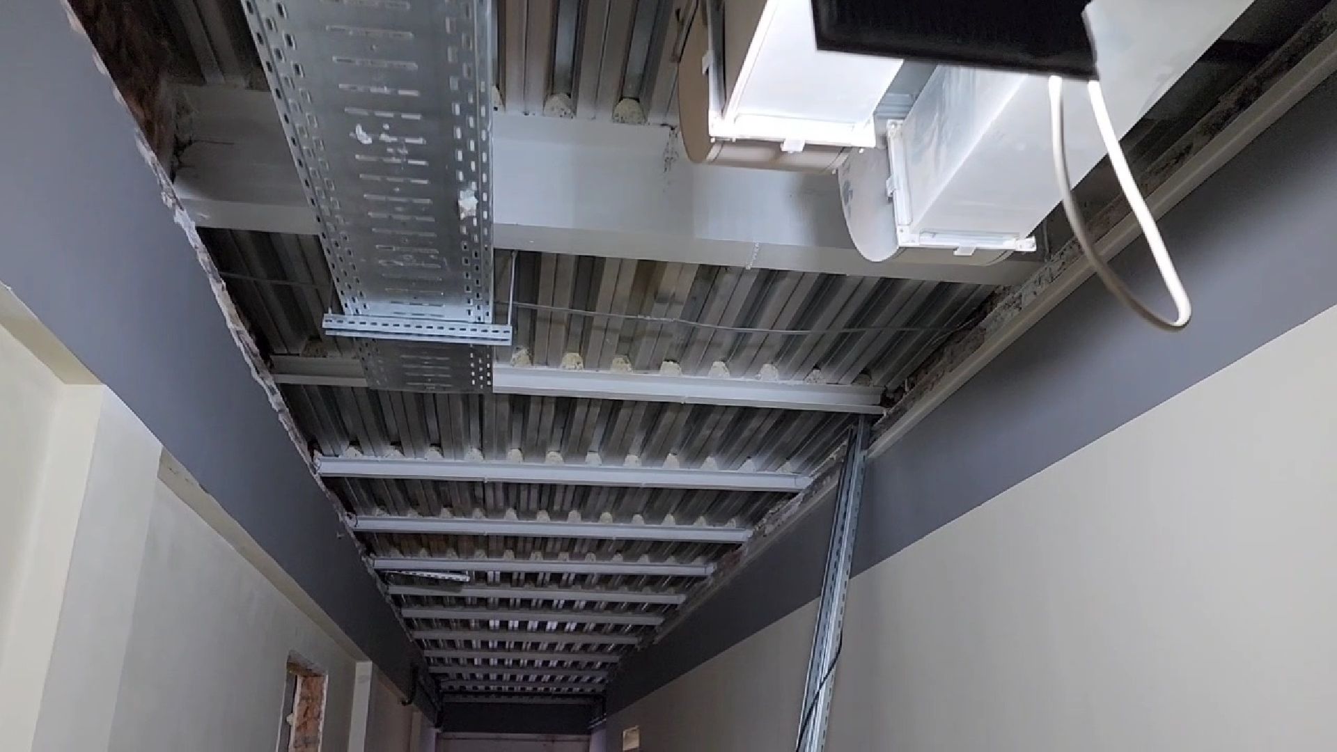 капремонт, ремонт мастерских в адк, Ремонт в автомобильно-дорожном колледже, Вертикалка, Вертикальное видео, Бронницы,