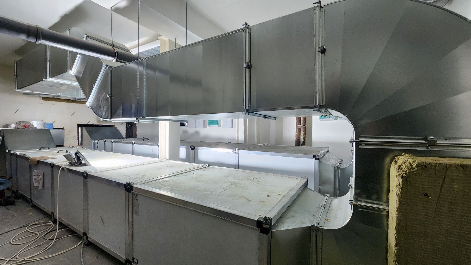 капремонт, ремонт мастерских в адк, Ремонт в автомобильно-дорожном колледже, Вертикалка, Вертикальное видео, Бронницы,