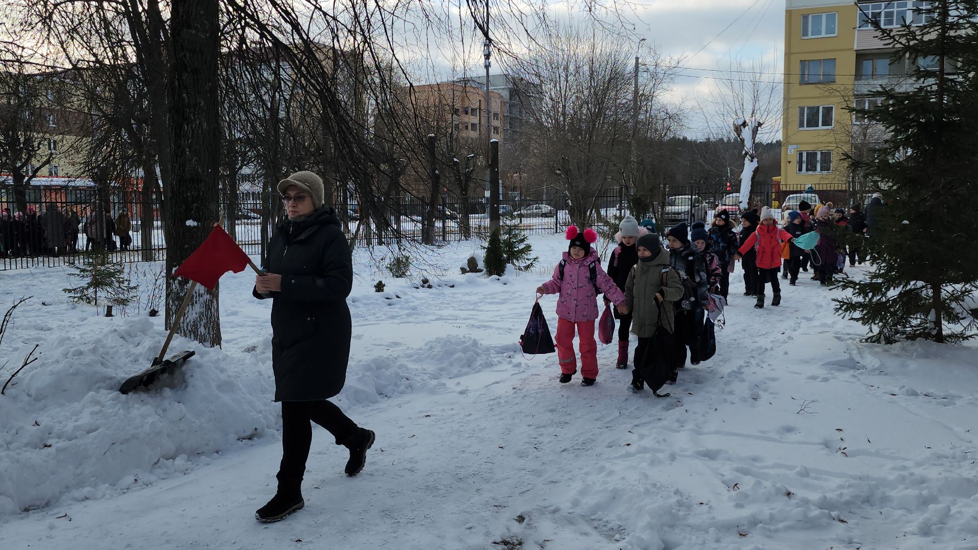 серпухов, школа 5, улица чернышевского, мчс, пожарные, учебная тревога,
