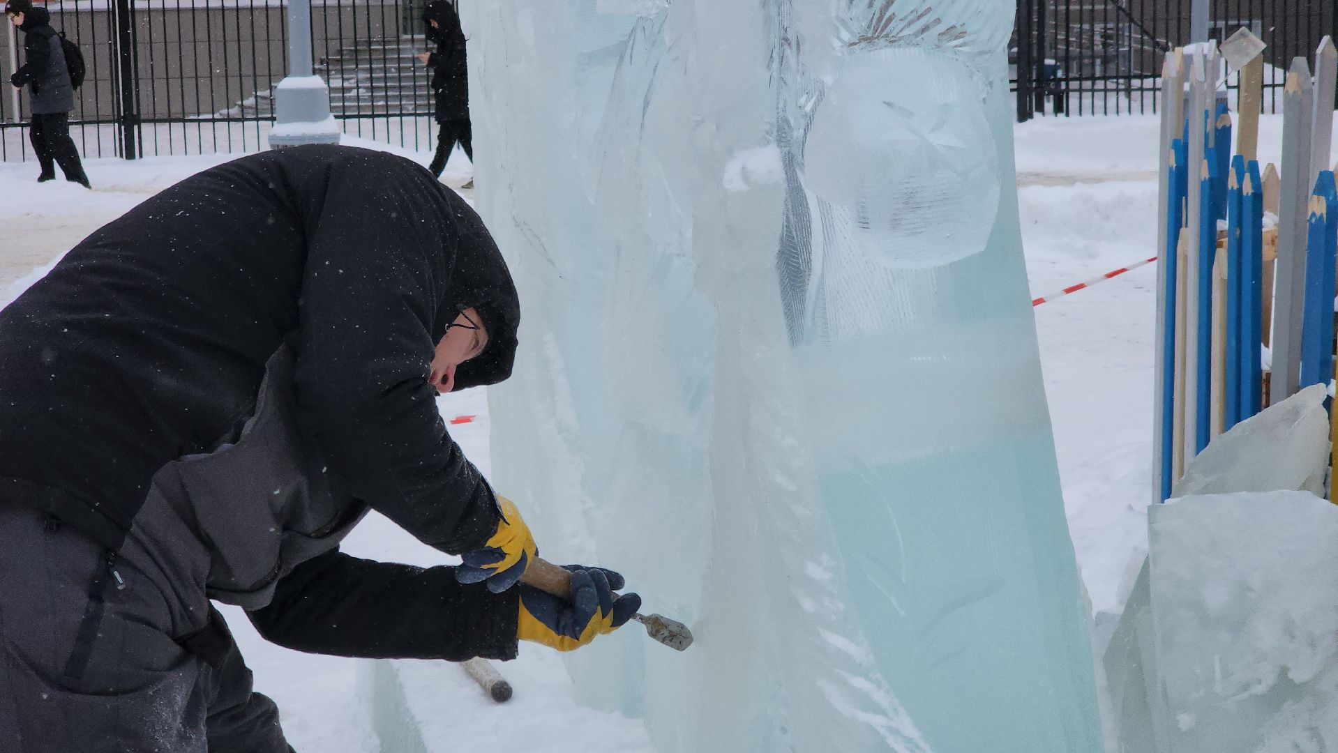 долгопрудный, площадь собина, ледяной городок, Скульптор Большаков, вертикалки,