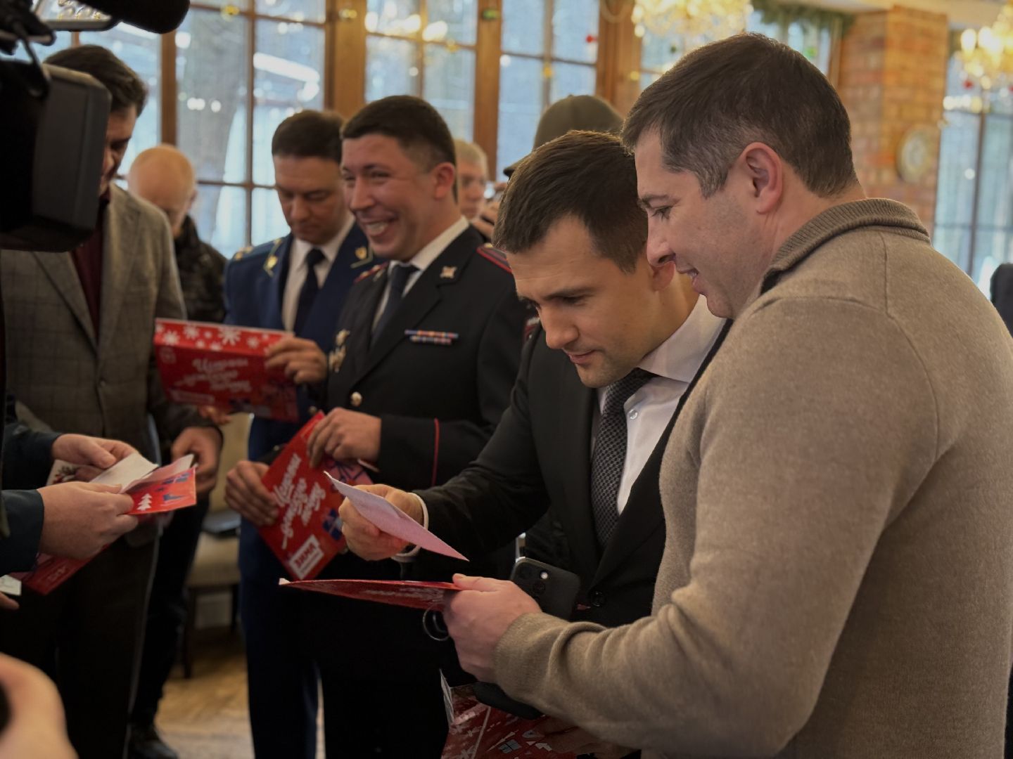 елка желаний,Исполни детскую мечту, глава муниципалитета, Представители администрации, Ленинский го, Новогоднее чудо, Дети,