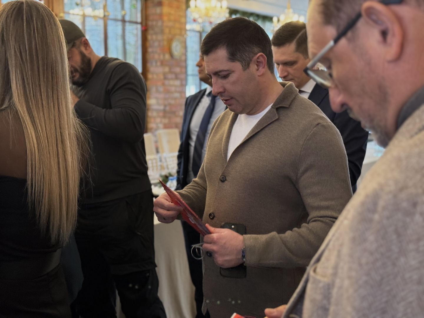 елка желаний,Исполни детскую мечту, глава муниципалитета, Представители администрации, Ленинский го, Новогоднее чудо, Дети,