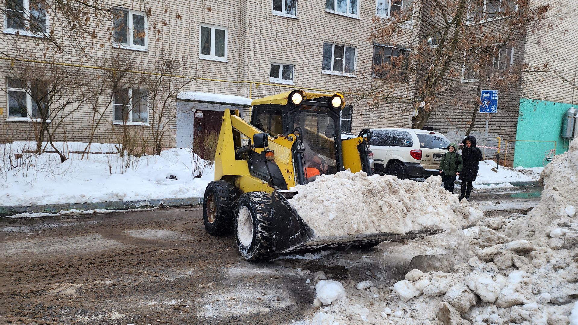 вывоз снега, уборка снега и наледи, истра, вертикалки,