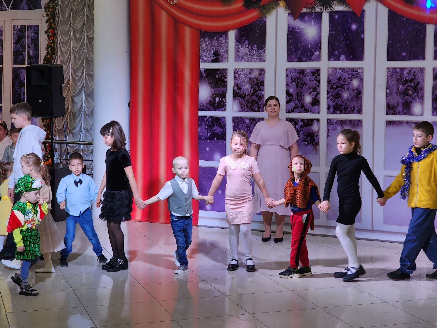 воскресенск, благотворительная елка, дети,