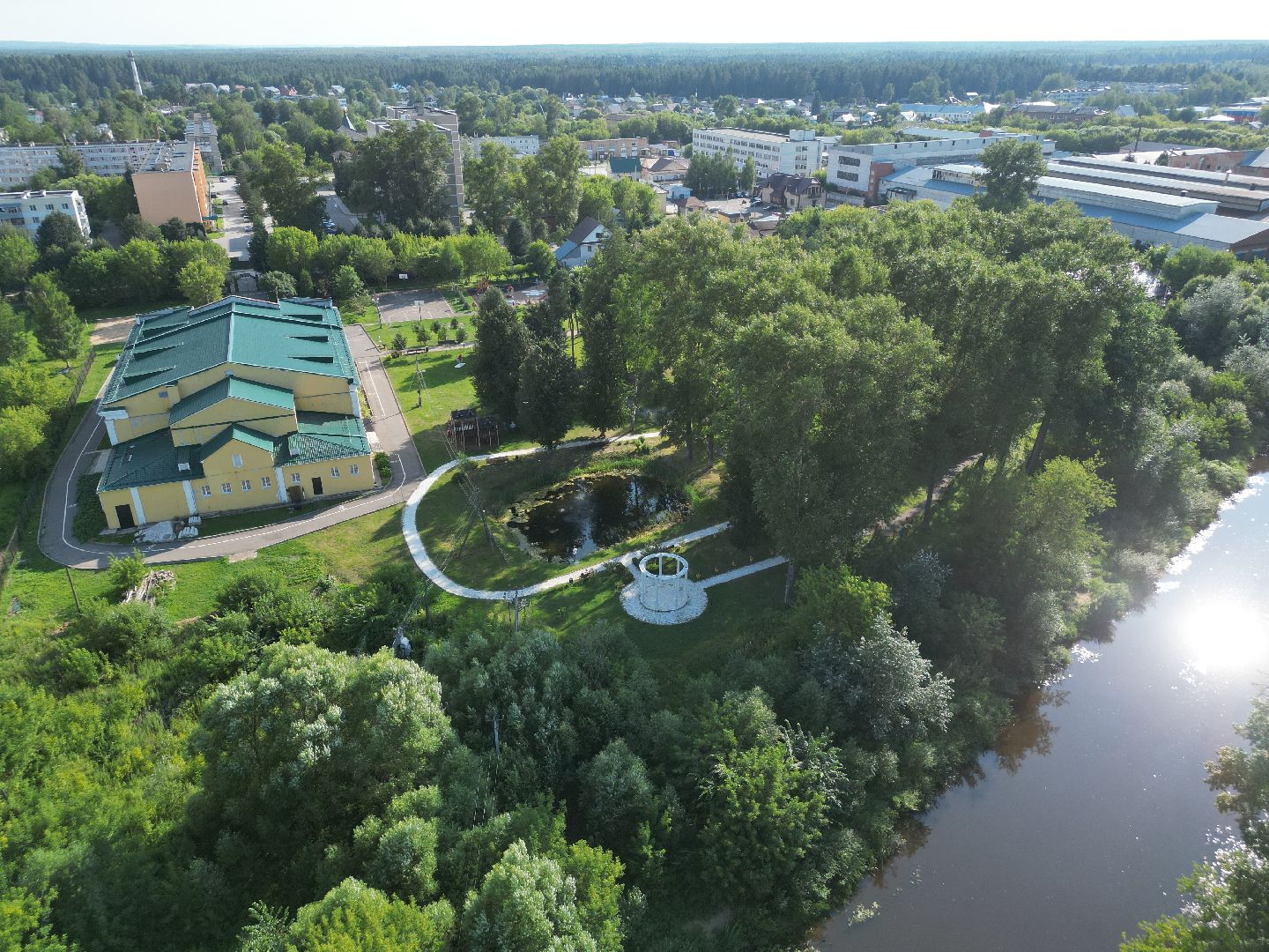 видео с коптера, талдом, городской парк,
