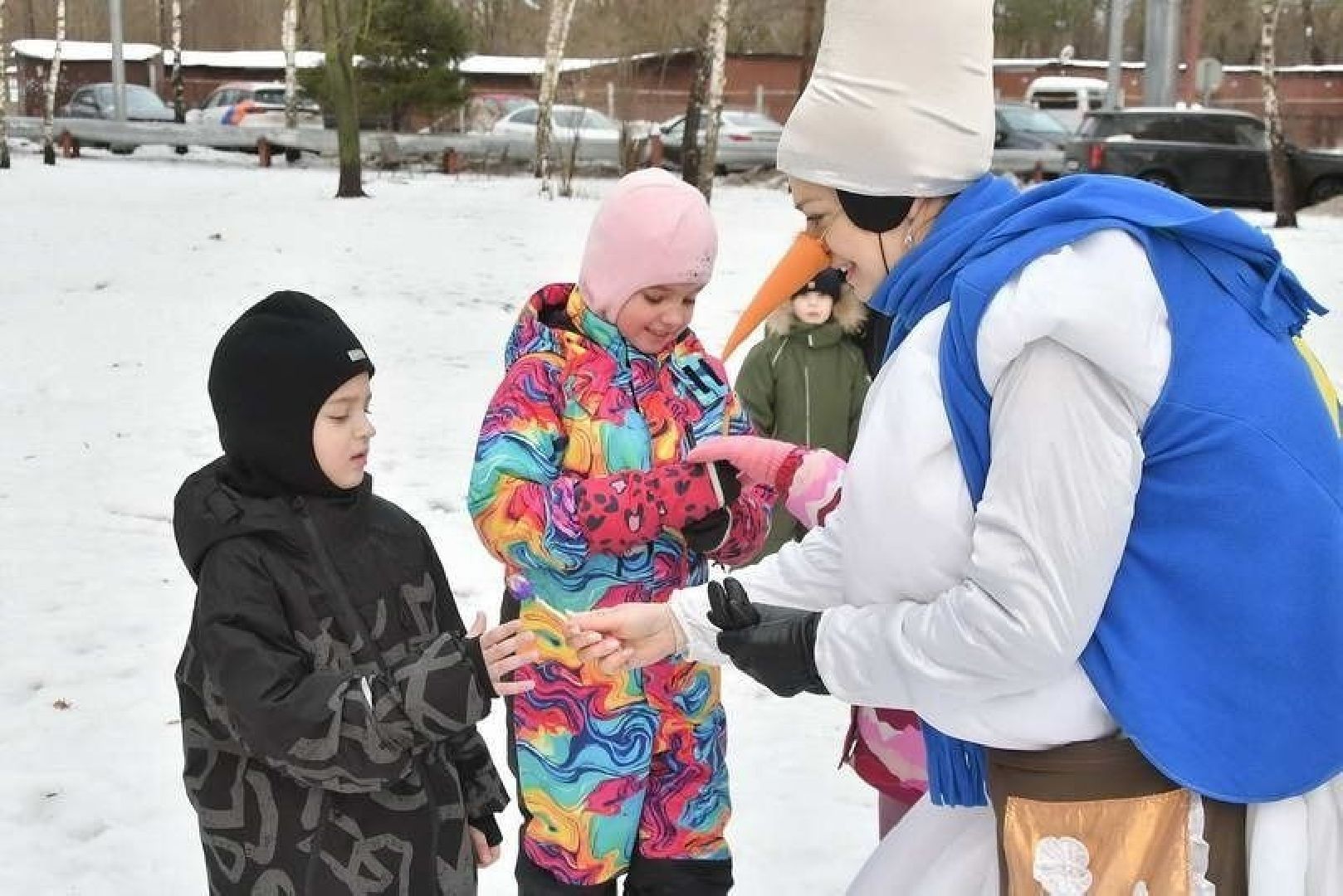 новый год, праздник во Власихе, елки во дворах, праздник для детей, новый 2025 год,