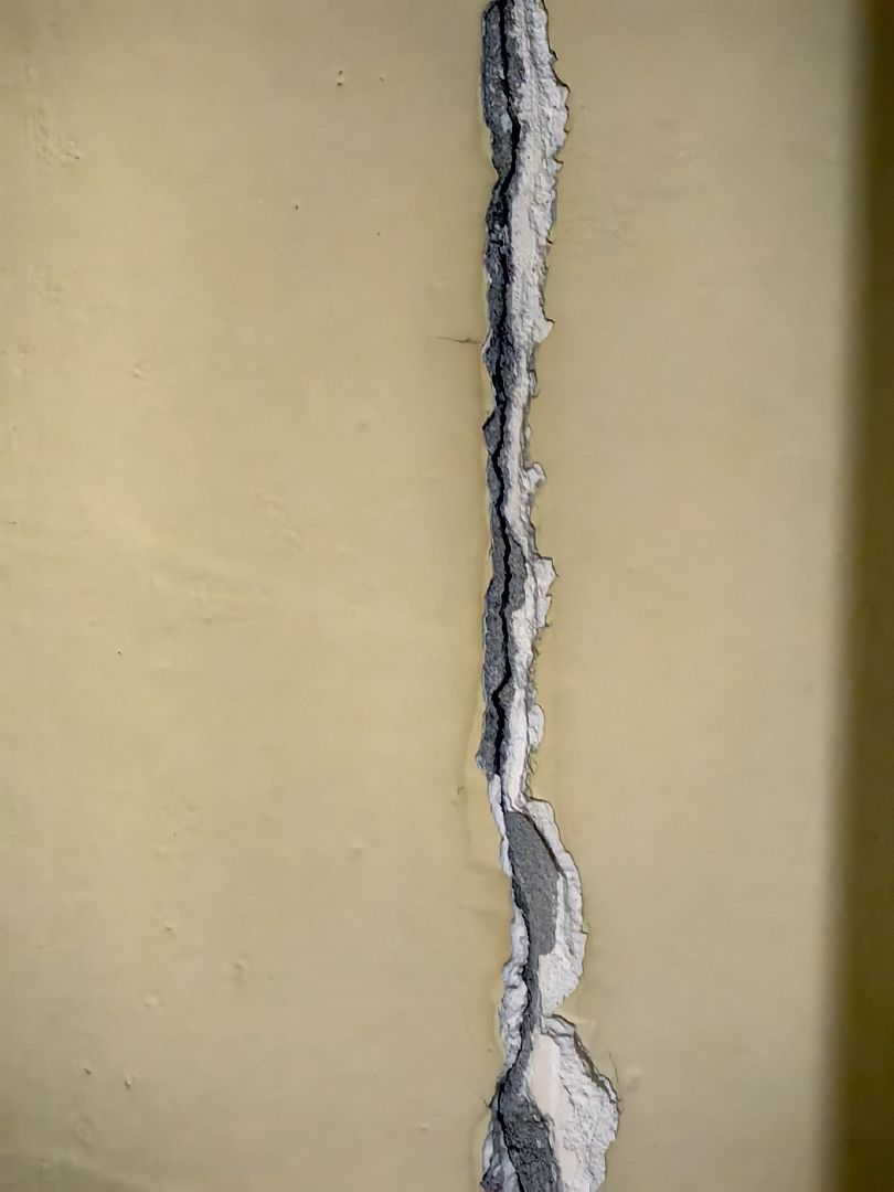 выездная администрация, Управляющая компания, межпанельные швы, открытые двери, балконы, вертикалки