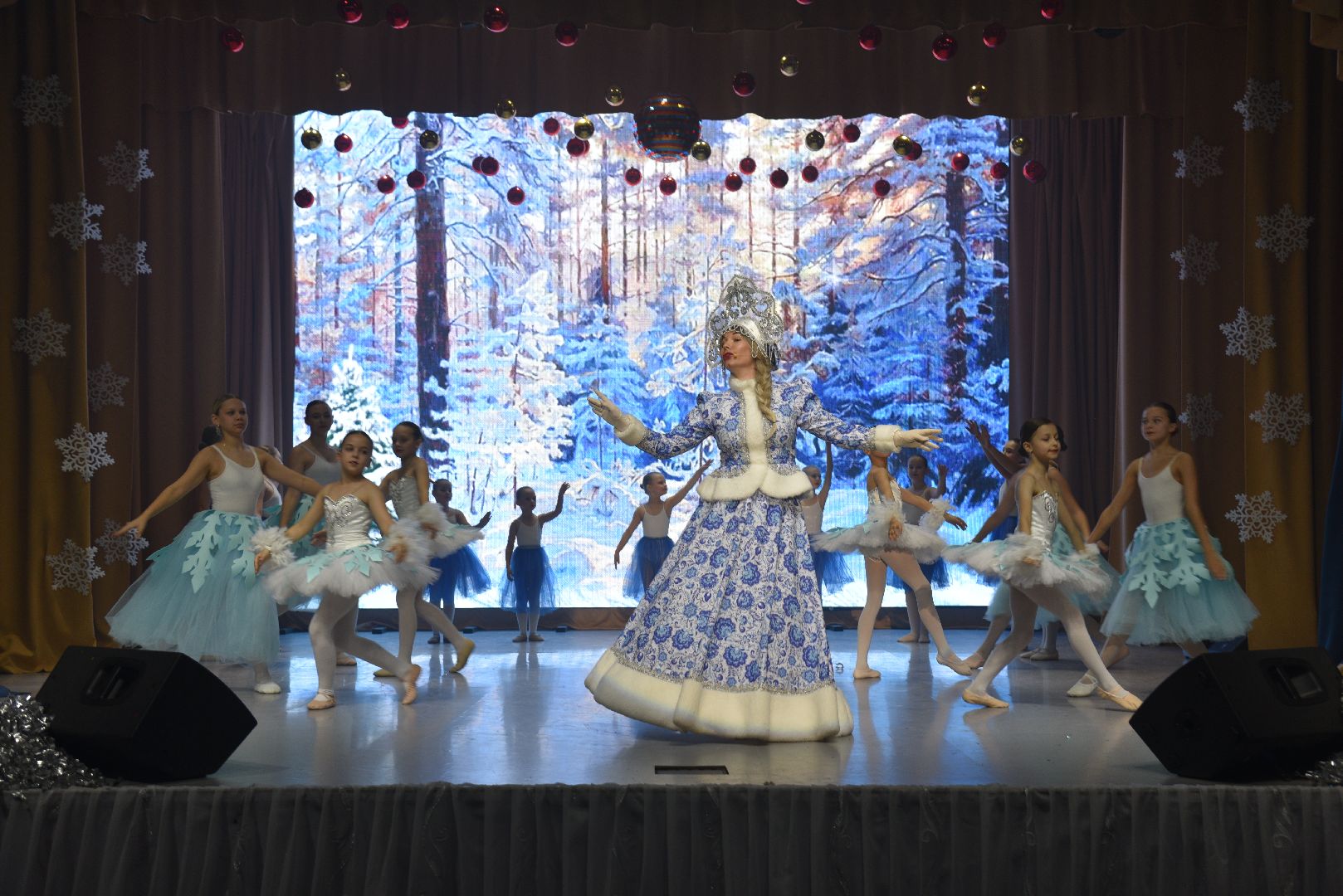 лотошино, лотошинский цдк, елка главы, новый год, дети, вертикалки,