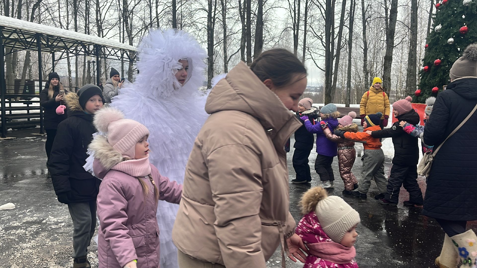 волоколамск, новый год, Новогодняя елка, Волоколамский парк,