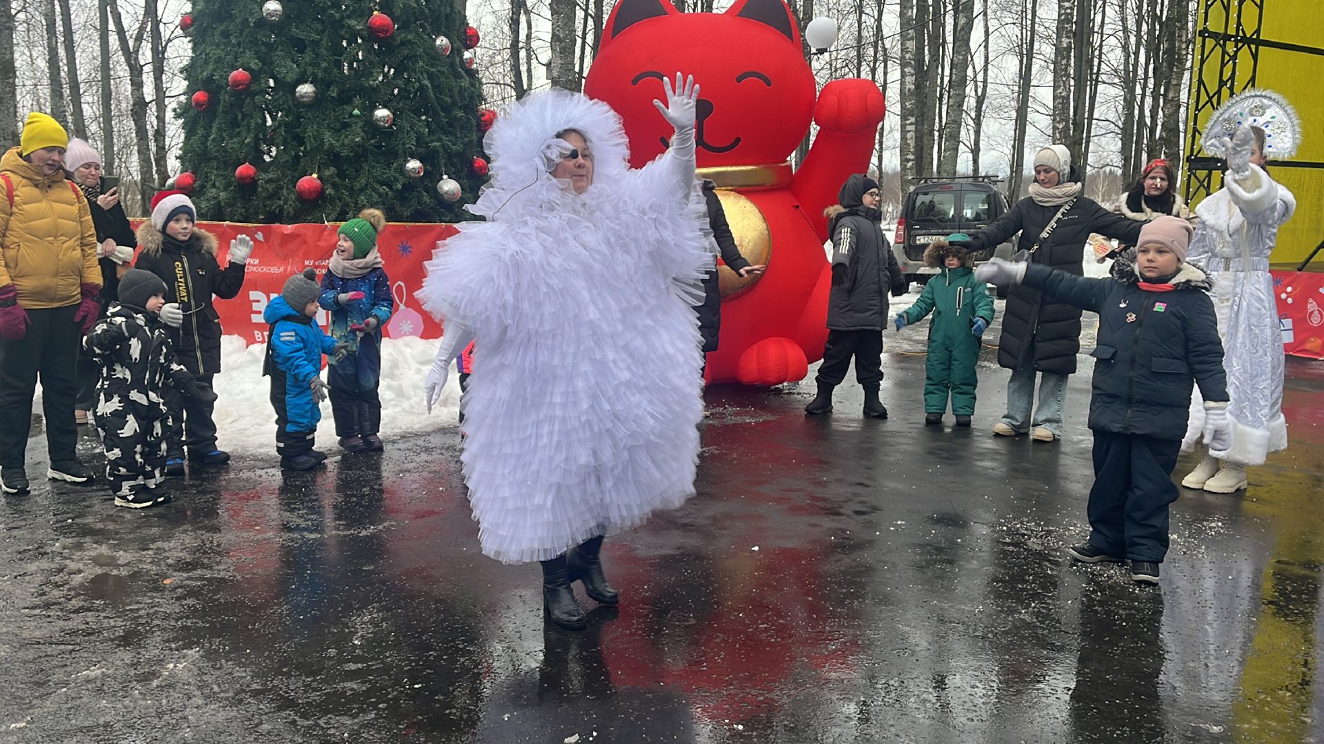 волоколамск, новый год, Новогодняя елка, Волоколамский парк,