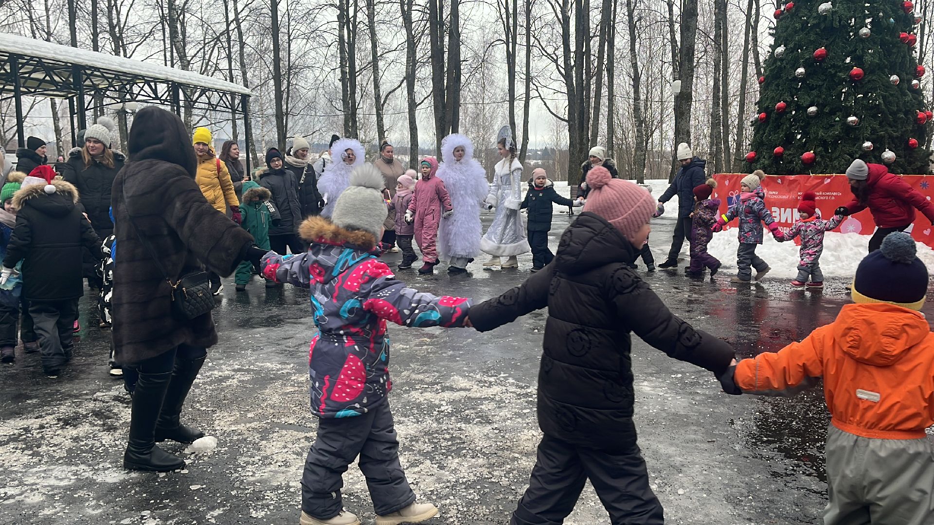 волоколамск, новый год, Новогодняя елка, Волоколамский парк,