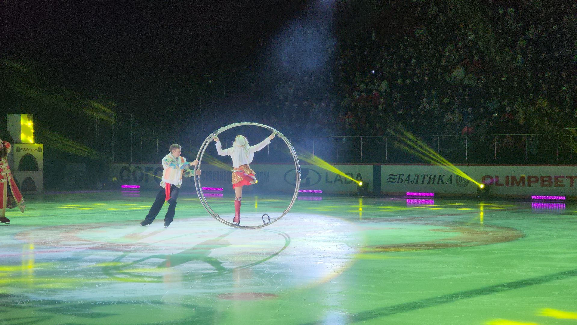 ёлка, новый год, новогоднее настроение, новогодняя елка, елка главы, лед, ледовое шоу,