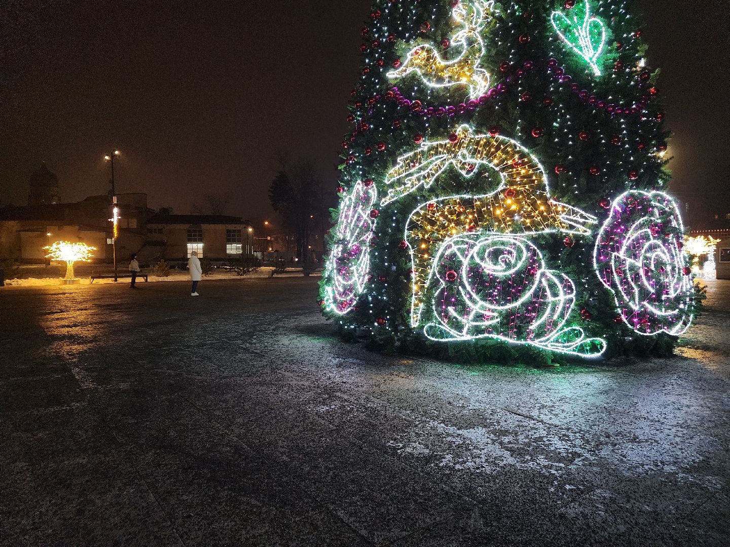 вертикалки, зимавподмосковье2024, ликино-дулево, орехово-зуевский округ, новогодняя ель в парке,дед мороз рекомендует,парки подмосковья,