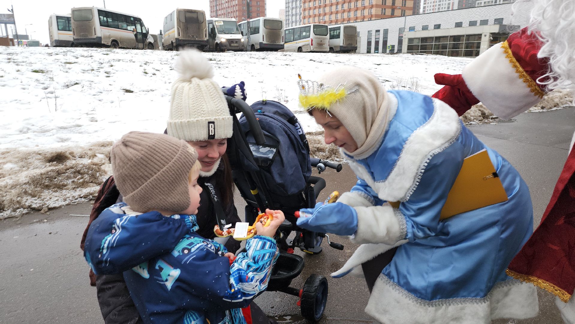 котельники, новый год, поздравления, мострансавто, водитель, дед мороз и снегурочка, вертикалки,