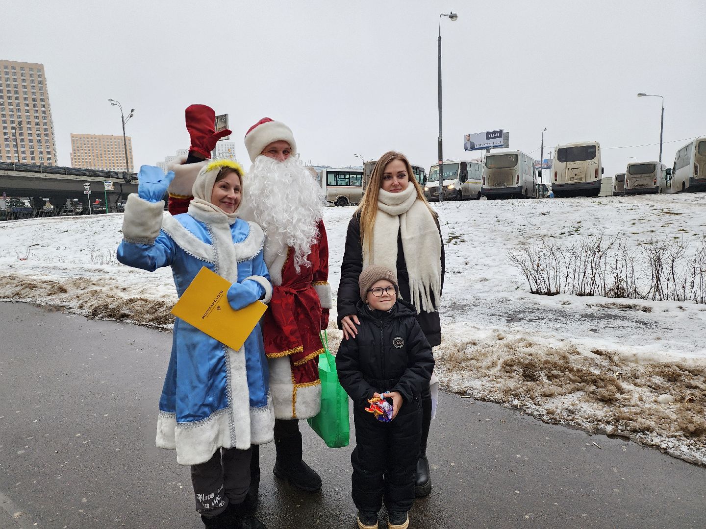 котельники, новый год, поздравления, мострансавто, водитель, дед мороз и снегурочка, вертикалки,