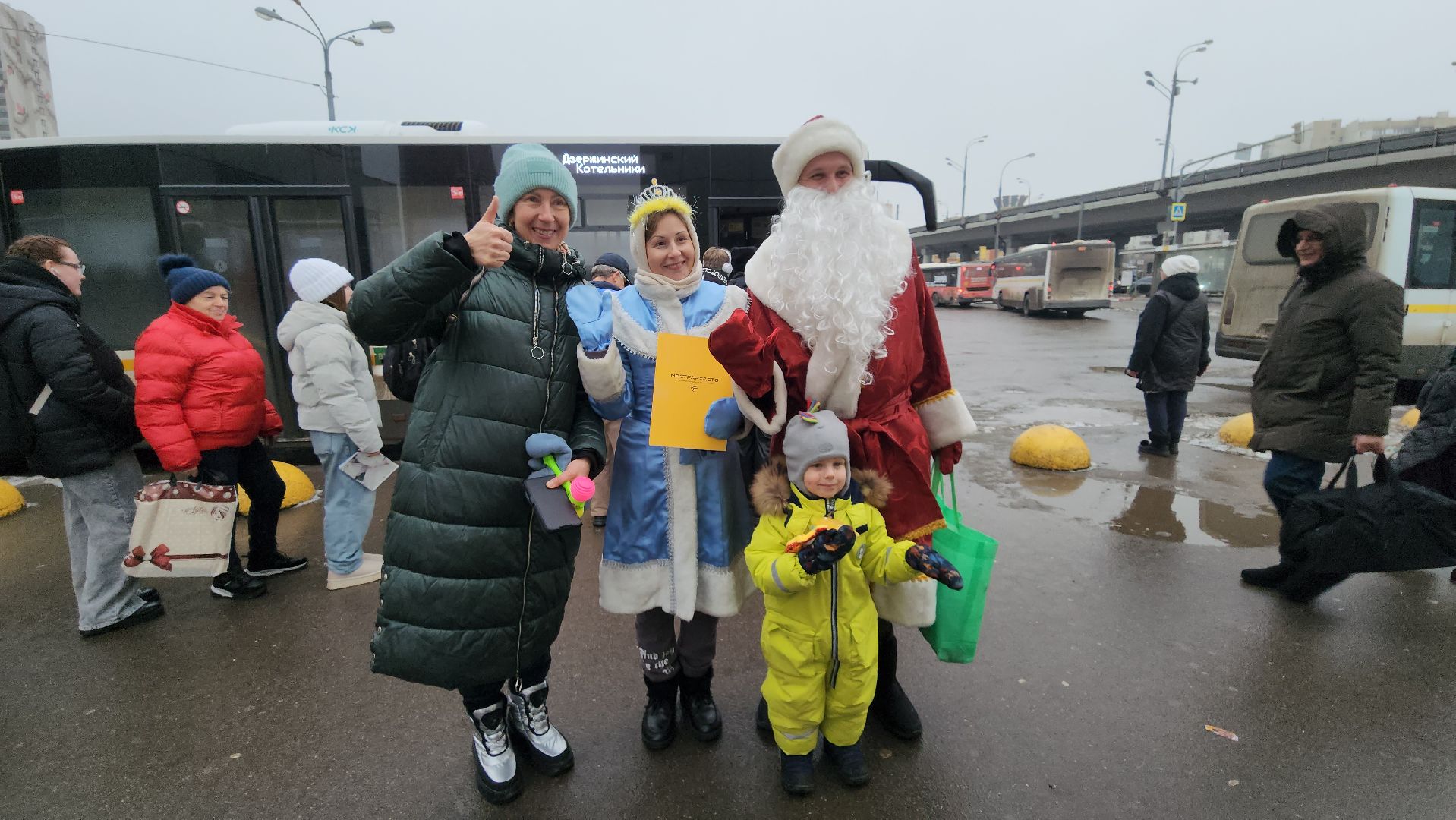 котельники, новый год, поздравления, мострансавто, водитель, дед мороз и снегурочка, вертикалки,