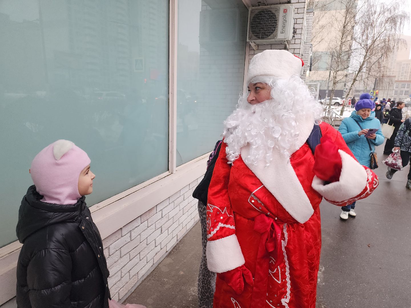 долгопрудный, площадь собина, центральный парк, парад дедов морозов, снегурочка,