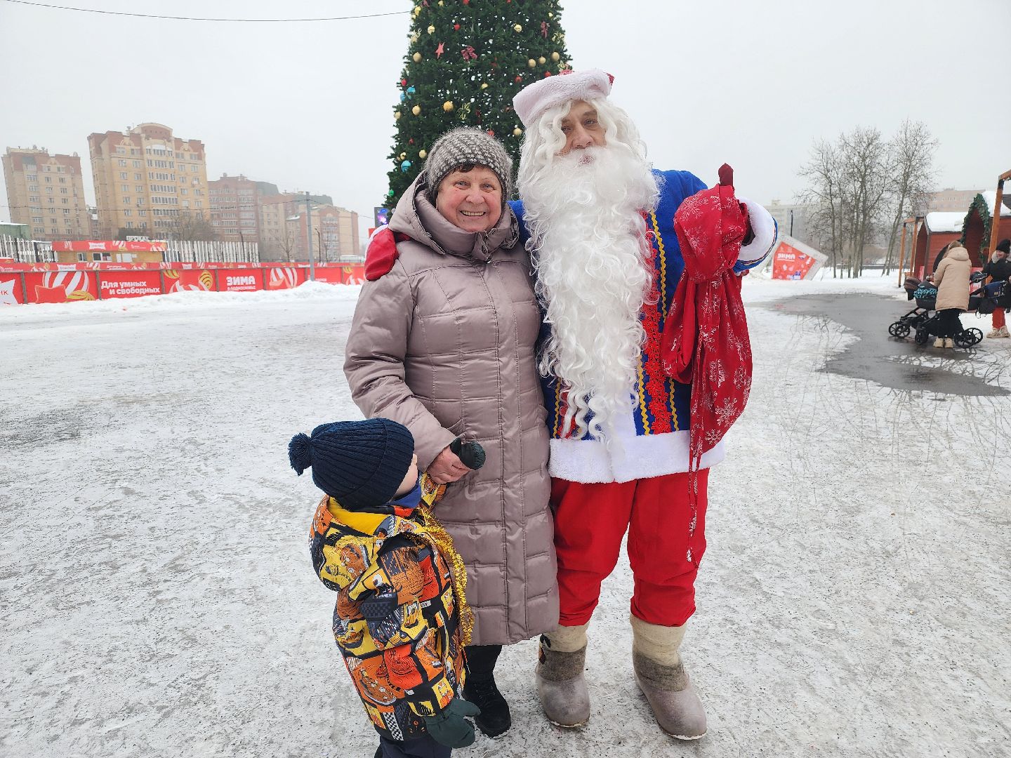 долгопрудный, площадь собина, центральный парк, парад дедов морозов, снегурочка,