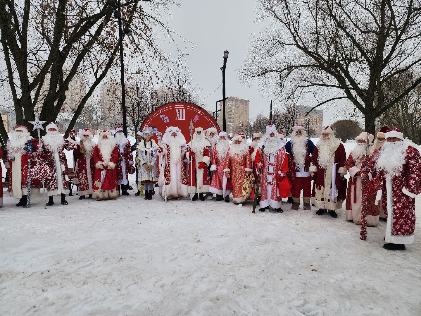 долгопрудный, площадь собина, центральный парк, парад дедов морозов, снегурочка,