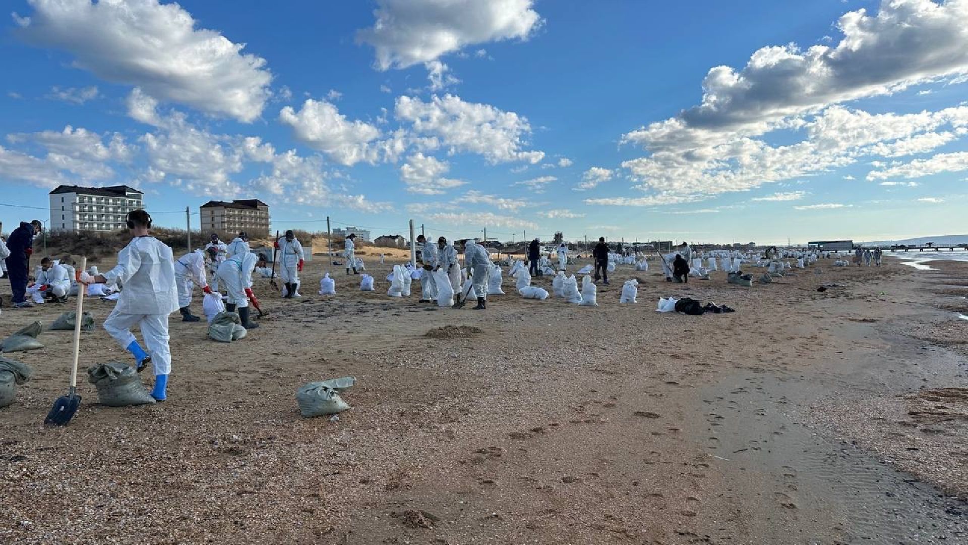 Волонтеры Подмосковья, Витязево, Волонтеры убирают пляжи Анапы,эксклюзив, экология, чп,общество,