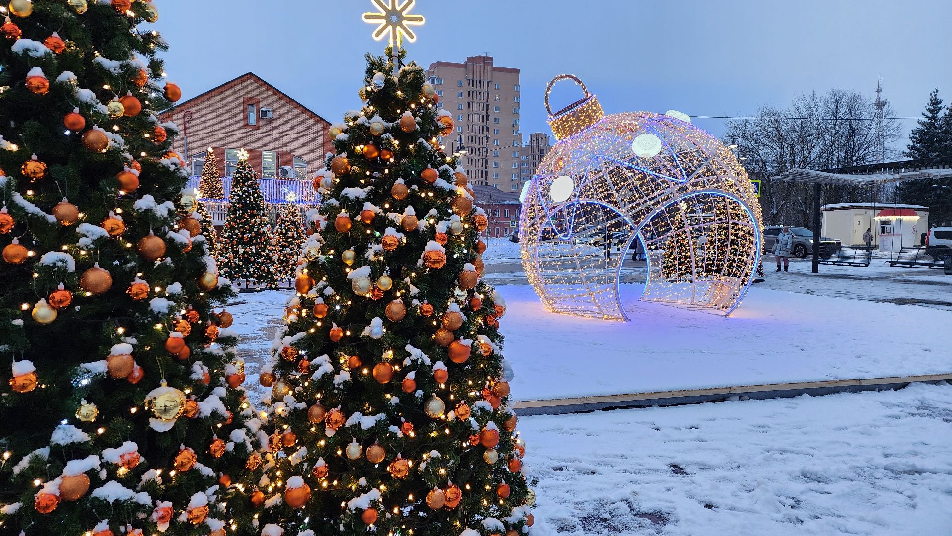 новогодняя иллюминация, истра, украшение города к новому году, вертикалки,