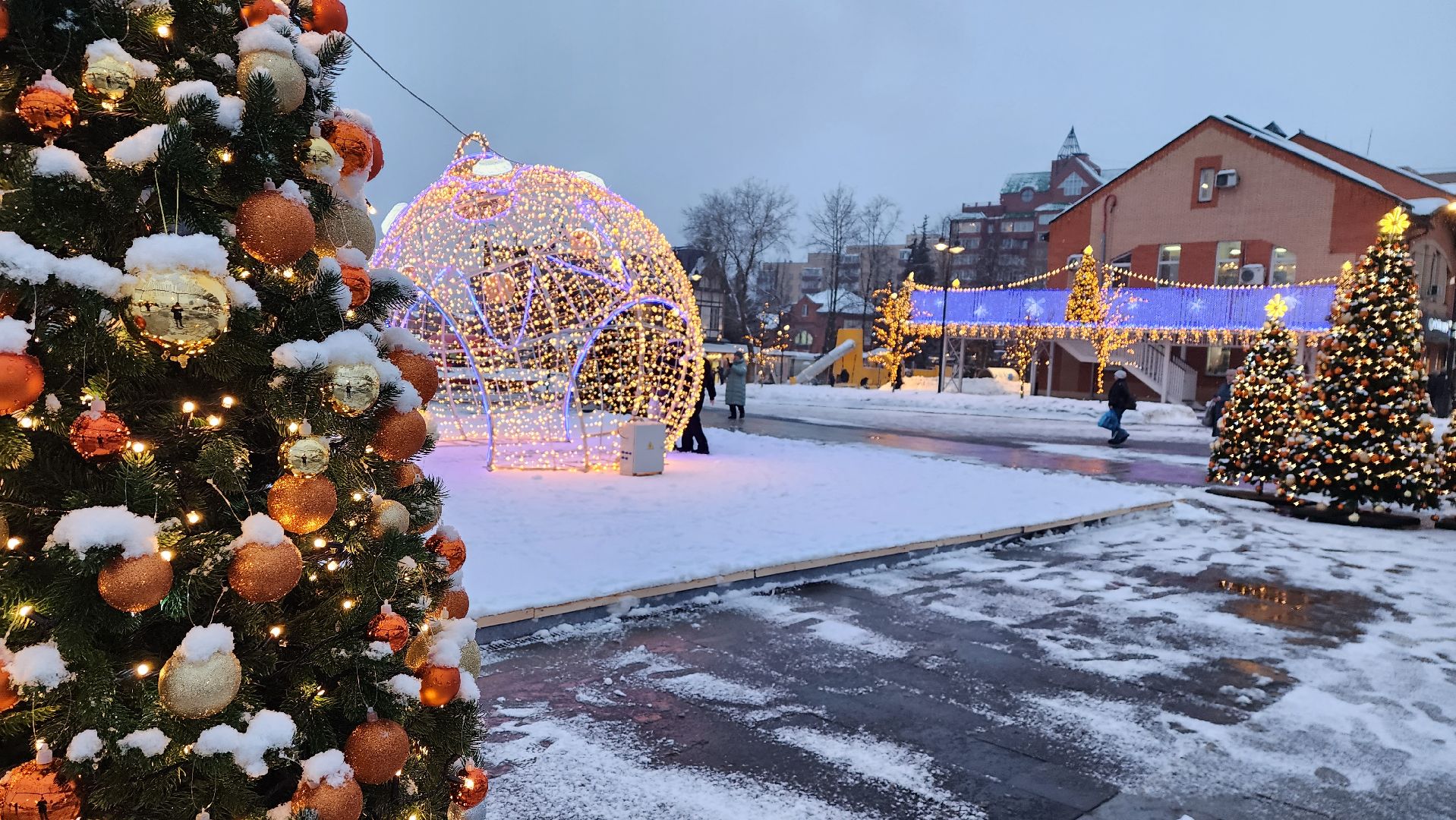 новогодняя иллюминация, истра, украшение города к новому году, вертикалки,
