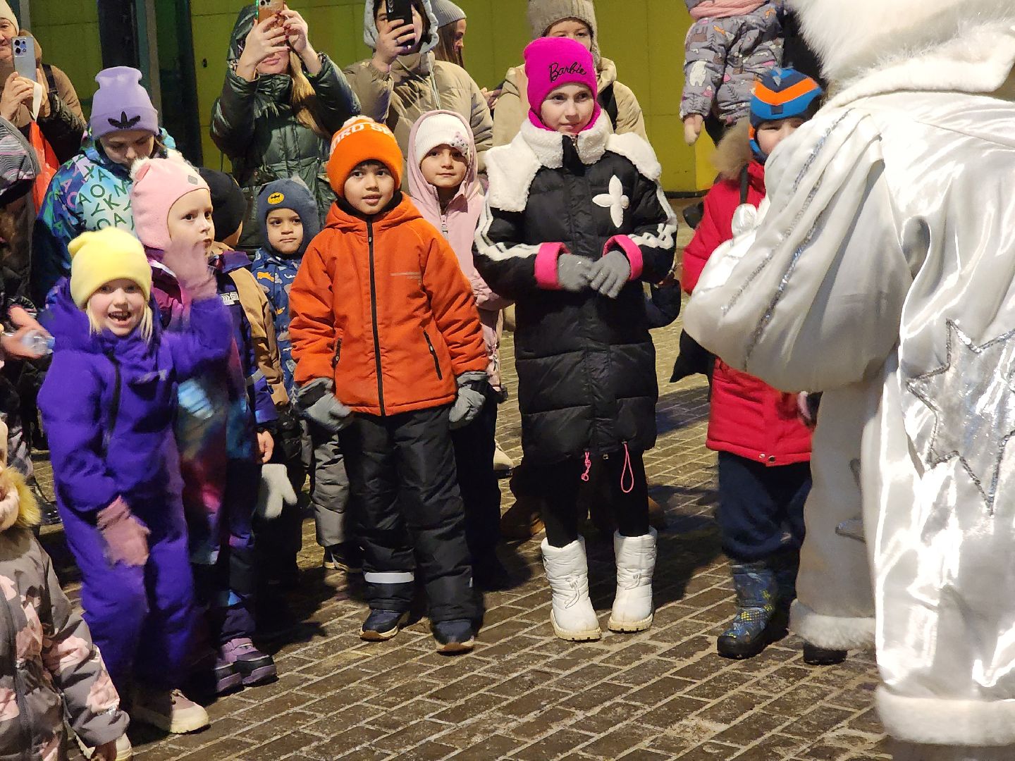 долгопрудный, новый 2025 год, праздники во дворах, дед мороз и снегурочка, бригантина, театр «город», Елочка, вертикалки,