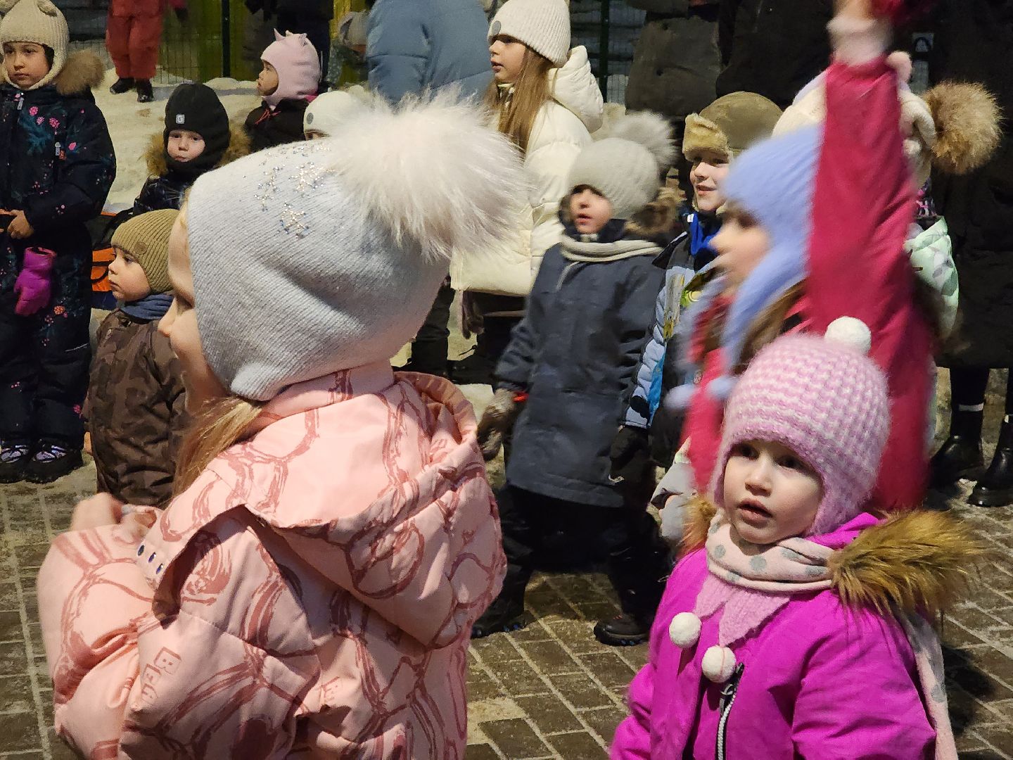 долгопрудный, новый 2025 год, праздники во дворах, дед мороз и снегурочка, бригантина, театр «город», Елочка, вертикалки,