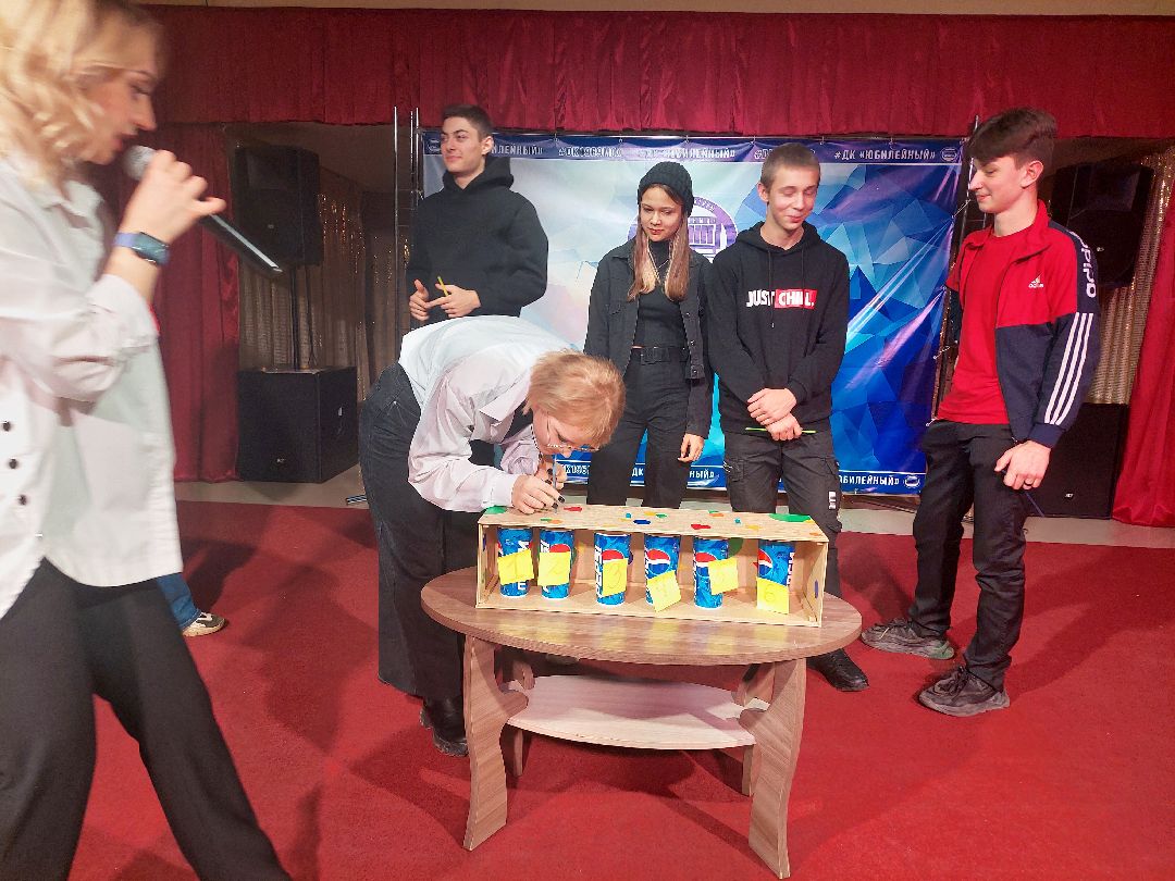 Воскресенск, общество