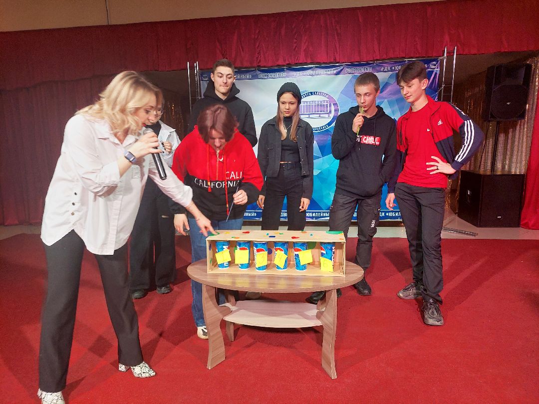 Воскресенск, общество