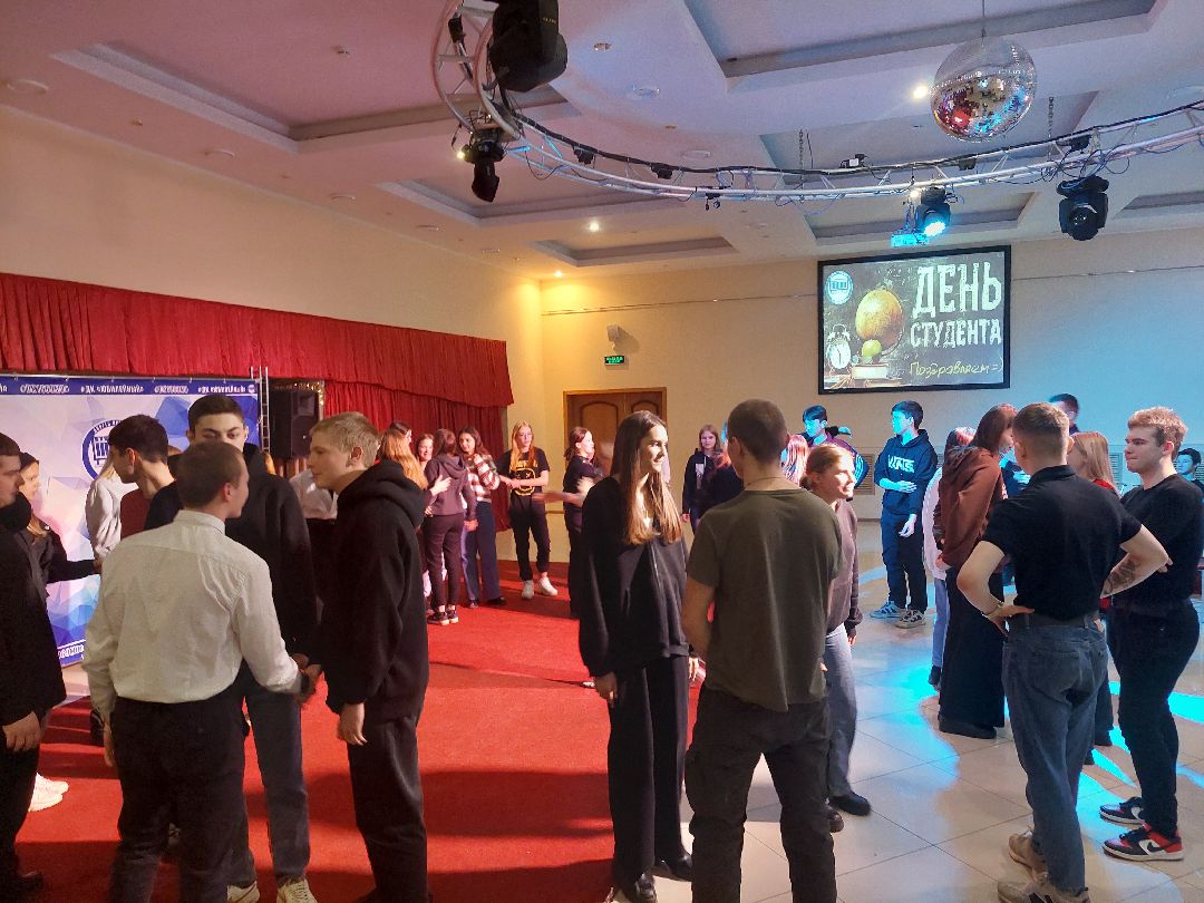 Воскресенск, общество