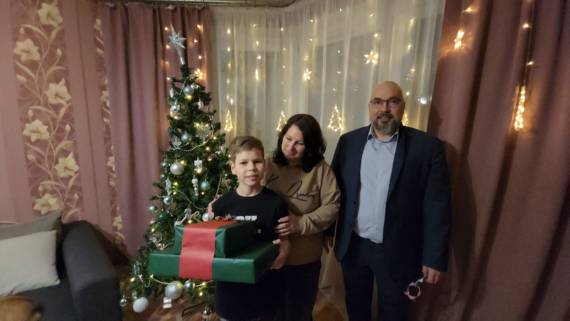 серпухов, елка желаний, депутат, подарки, новый год, дед мороз,