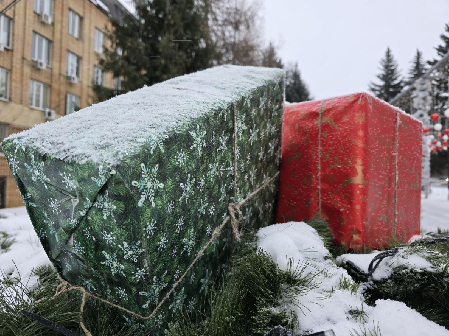 можайск, можайский городской округ, подмосковье, креатывные елки, фестиваль, фестиваль креативных елок, москвич, новый год, новогодние праздники, новый 2025 год, фестиваль елок, машина-елка,