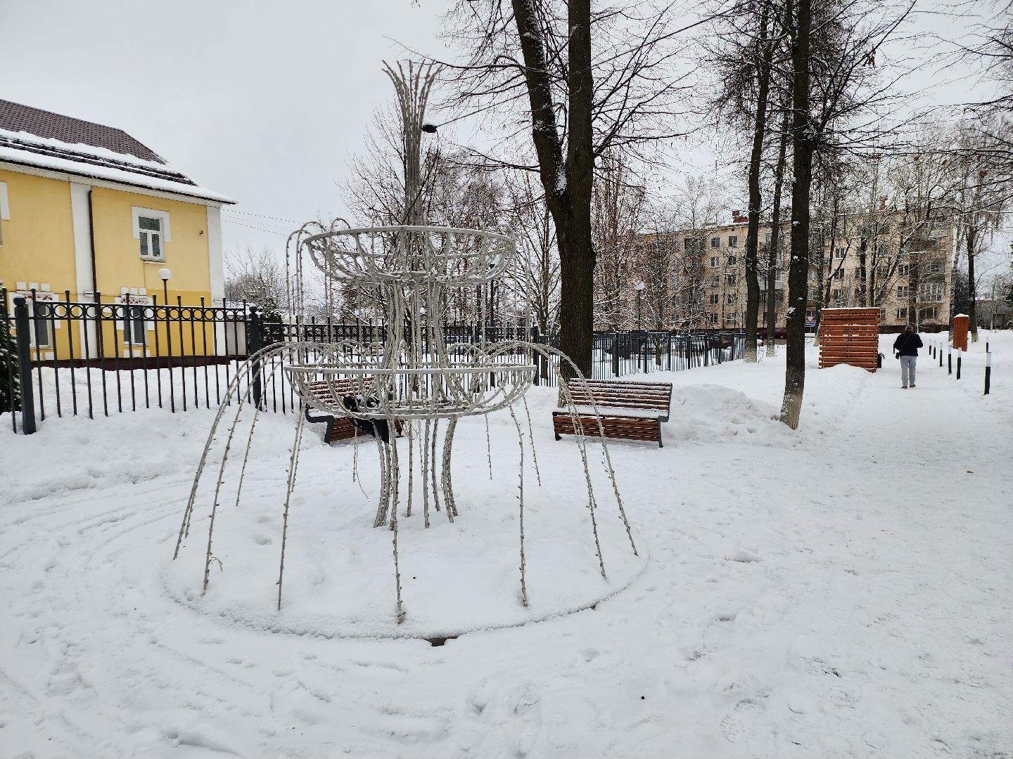 украшение города к новому году, зима 2024-2025, Истра, вертикалки