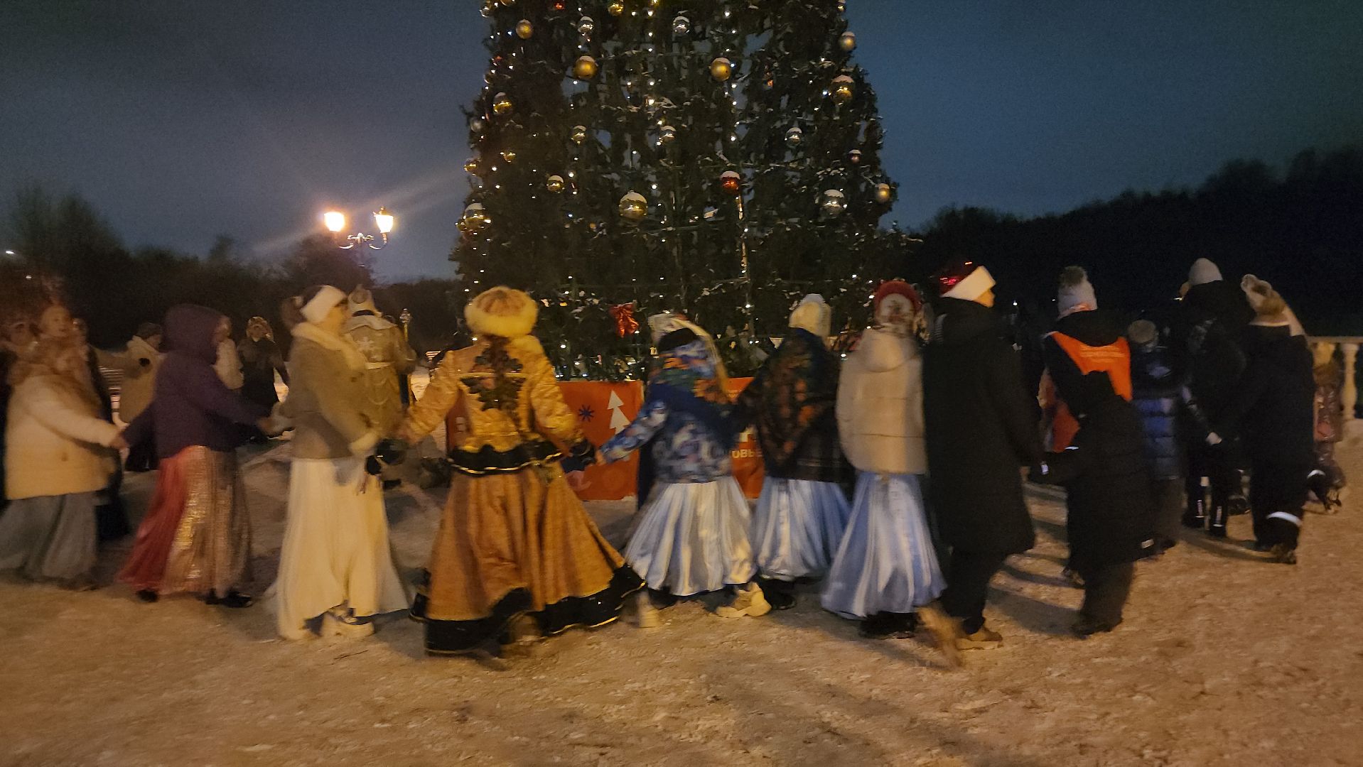 долгопрудный, парк на молодежной, новый год, хореография, русские традиции, дед мороз и снегурочка, КМЦ Долгопрудный,