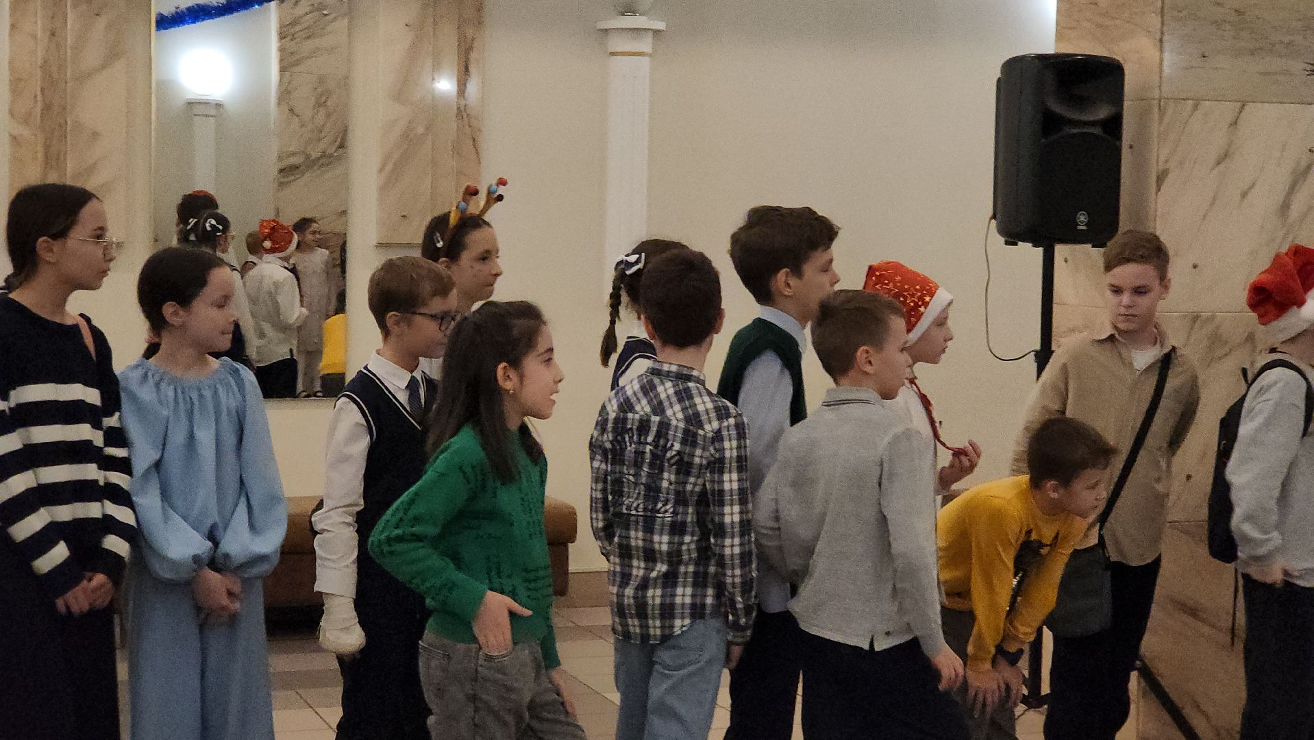 долгопрудный, дк вперед, ДТШ Семья, елка отличников, воздушные шары, вертикалки,