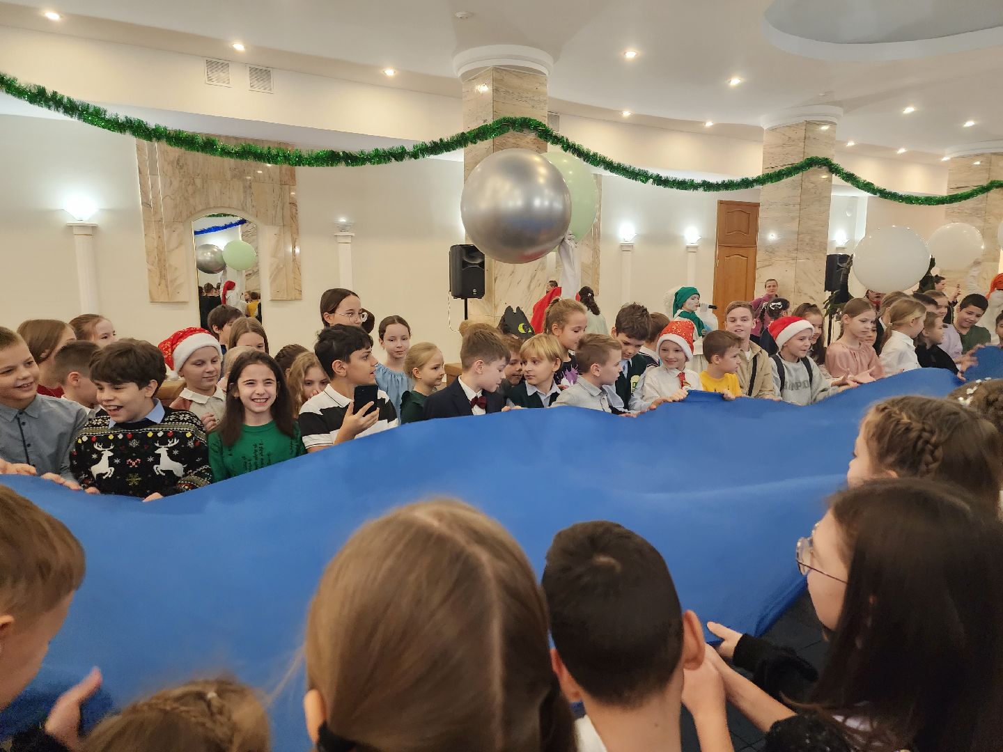 долгопрудный, дк вперед, ДТШ Семья, елка отличников, воздушные шары, вертикалки,