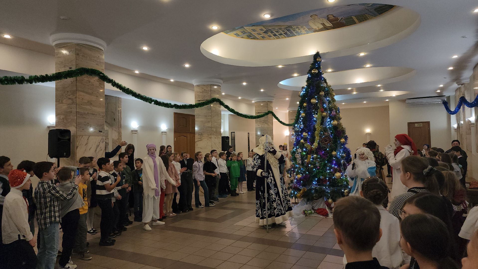 долгопрудный, дк вперед, ДТШ Семья, елка отличников, воздушные шары, вертикалки,