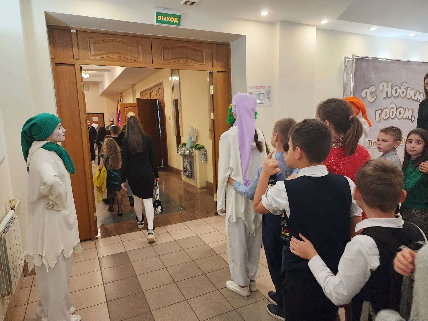 долгопрудный, дк вперед, ДТШ Семья, елка отличников, воздушные шары, вертикалки,