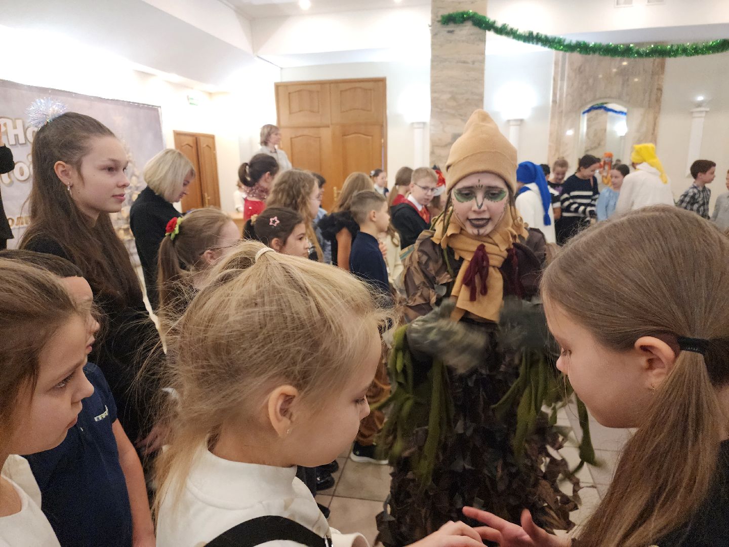 долгопрудный, дк вперед, ДТШ Семья, елка отличников, воздушные шары, вертикалки,