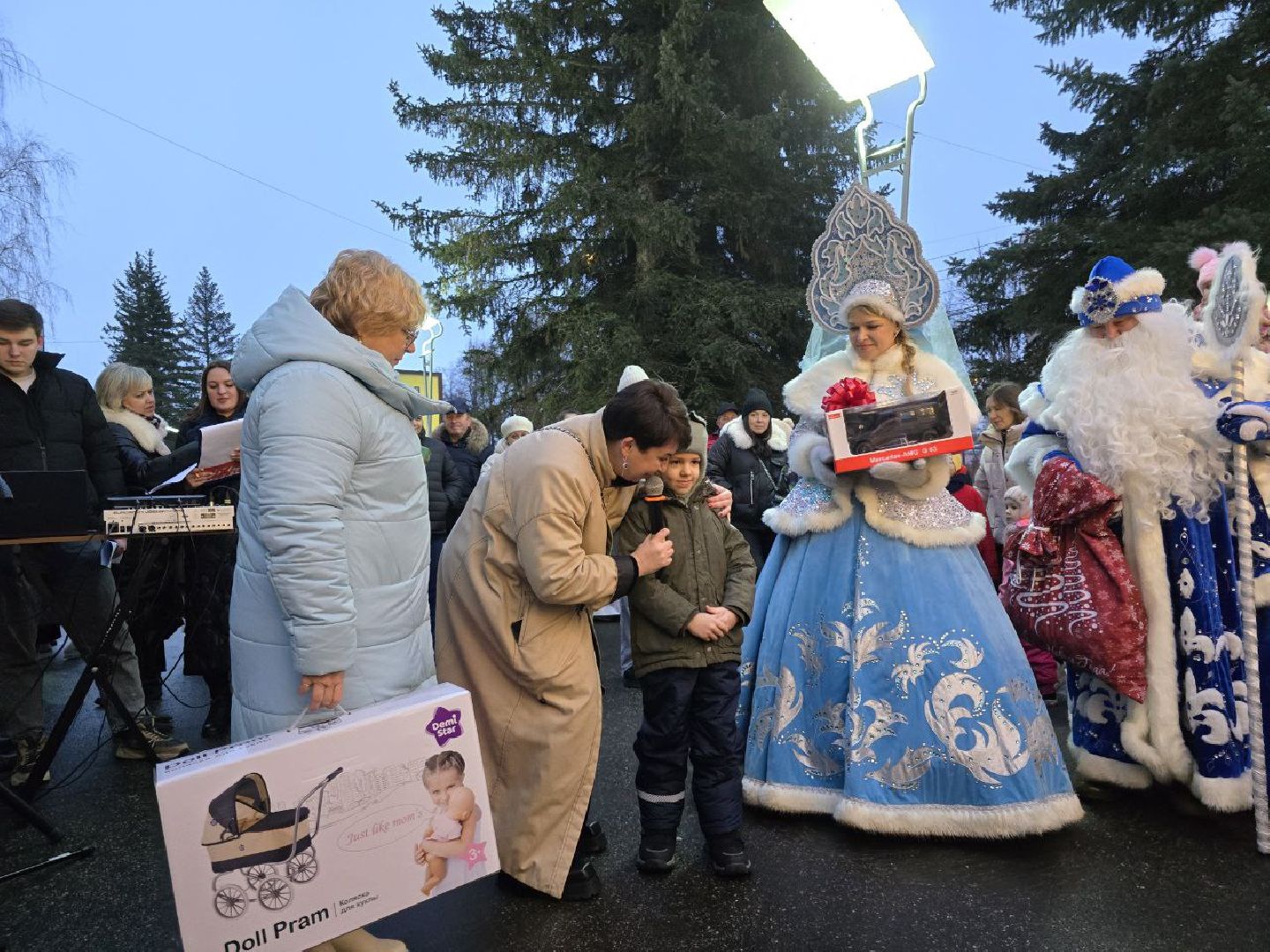 можайск, можайский городской округ, подмосковье, елка желаний, всероссийская акция, исполнение желаний, исполнение детских желаний, мечты, дети, новый год, новогодние праздники,