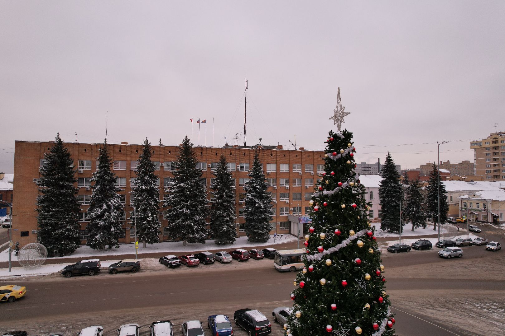 видео с коптера, зима в подмосковье, ёлка,