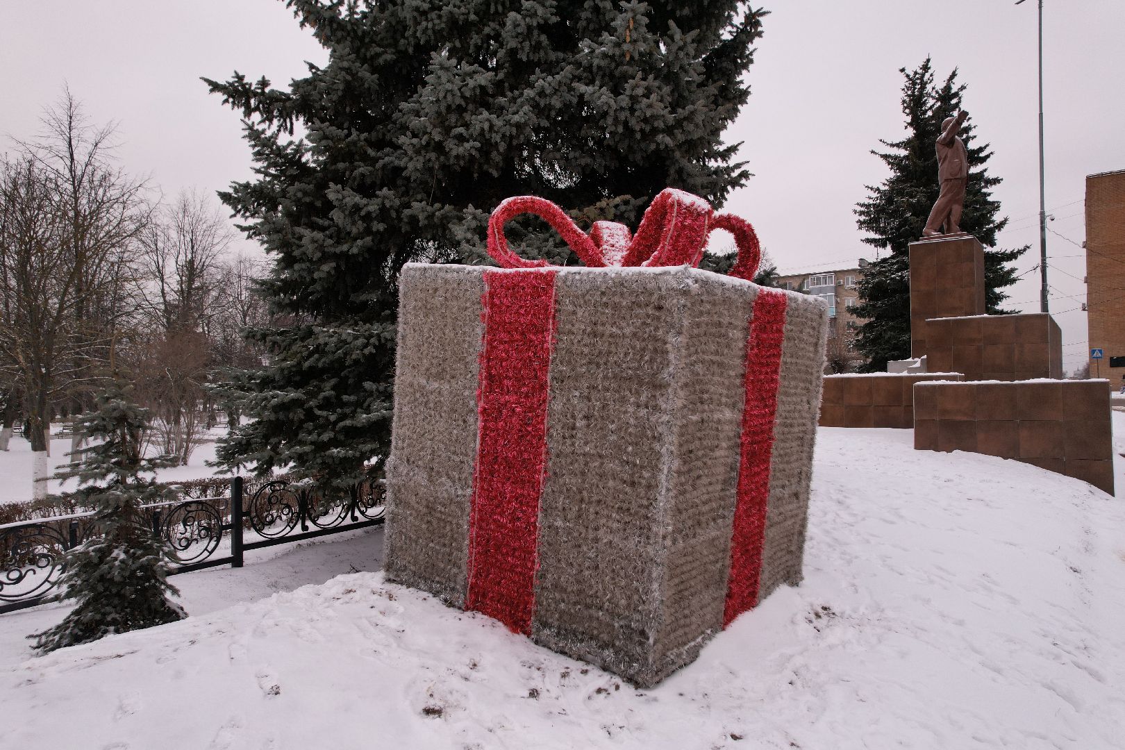 видео с коптера, зима в подмосковье, ёлка,