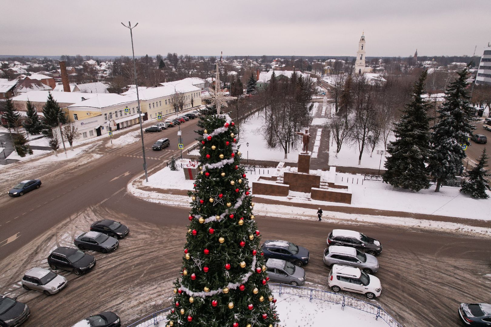 видео с коптера, зима в подмосковье, ёлка,